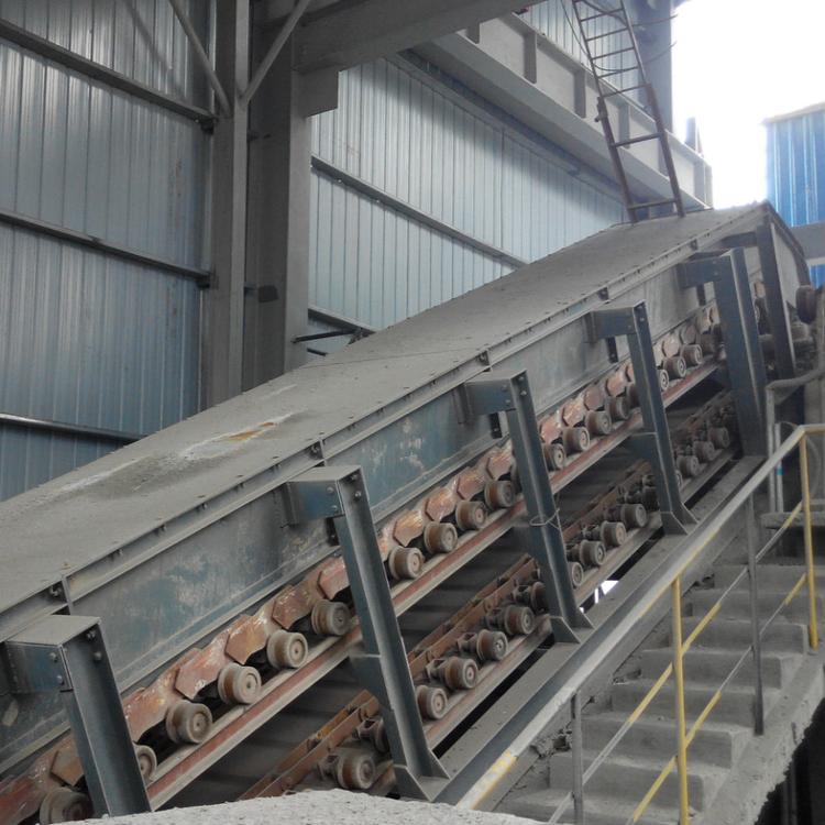 鏈板輸送機安裝現場